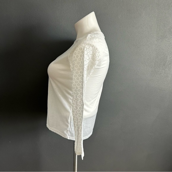 SHEIN Frenchy Contrast Lace Button Back Tee - Picture 9 of 9